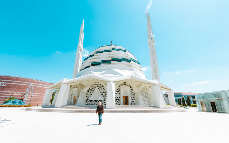 Marmara İlahiyat Camii