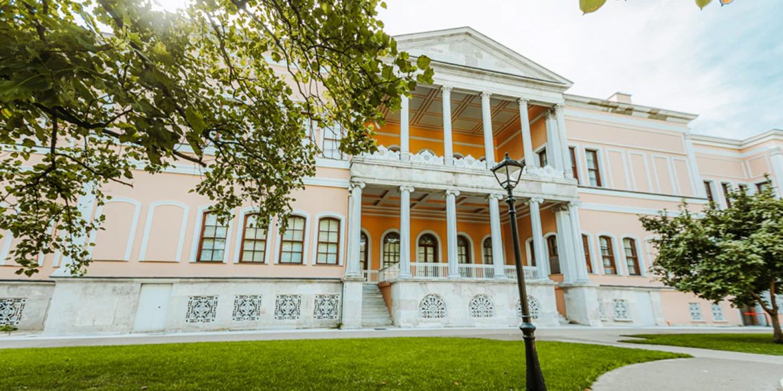 Milli Saraylar Resim Müzesi